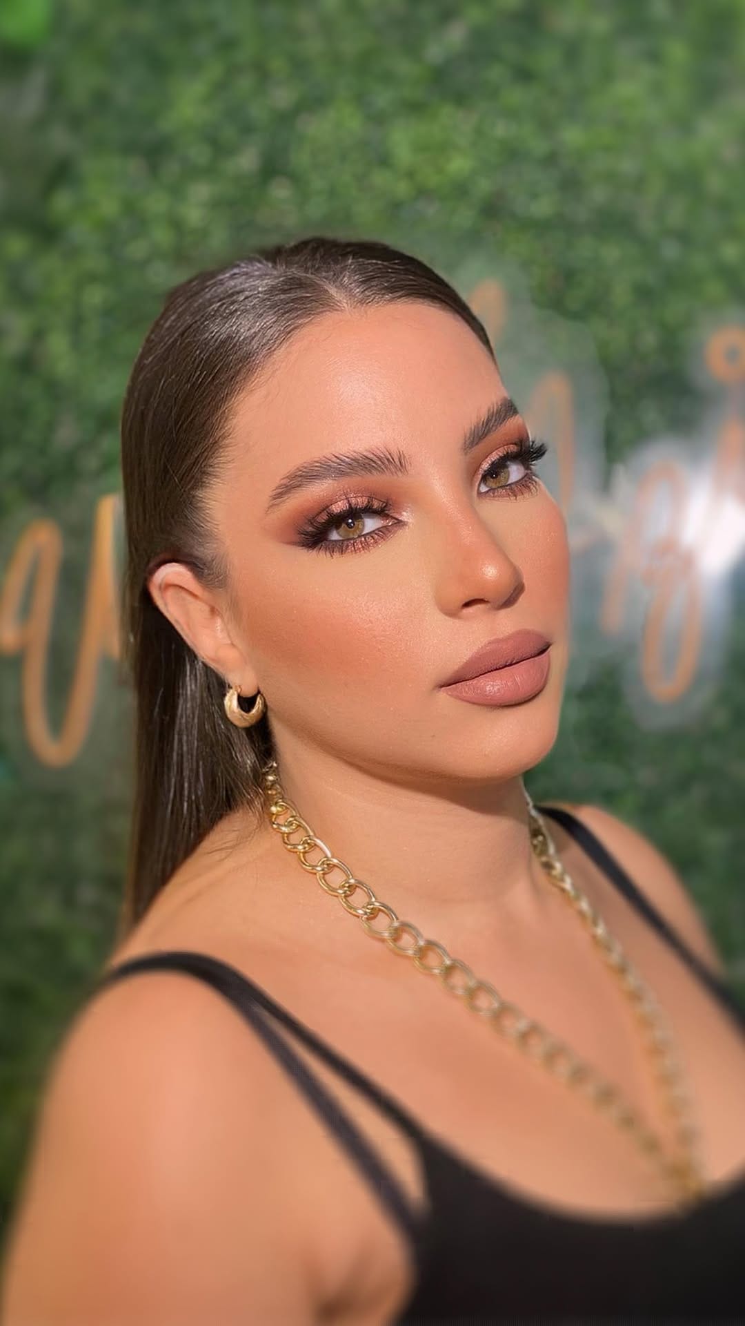 Post 10 by makeupArtist | وَسَنْ عَزيزي on Instagram (video)