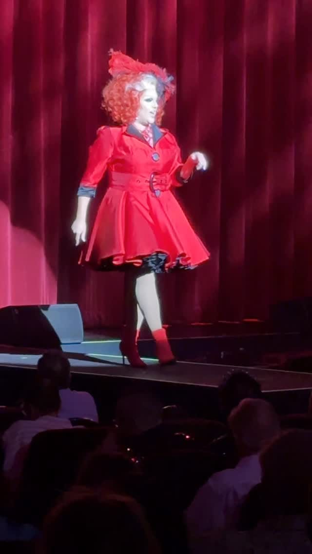 Post 8 by The Countess Mascara on Instagram (video)