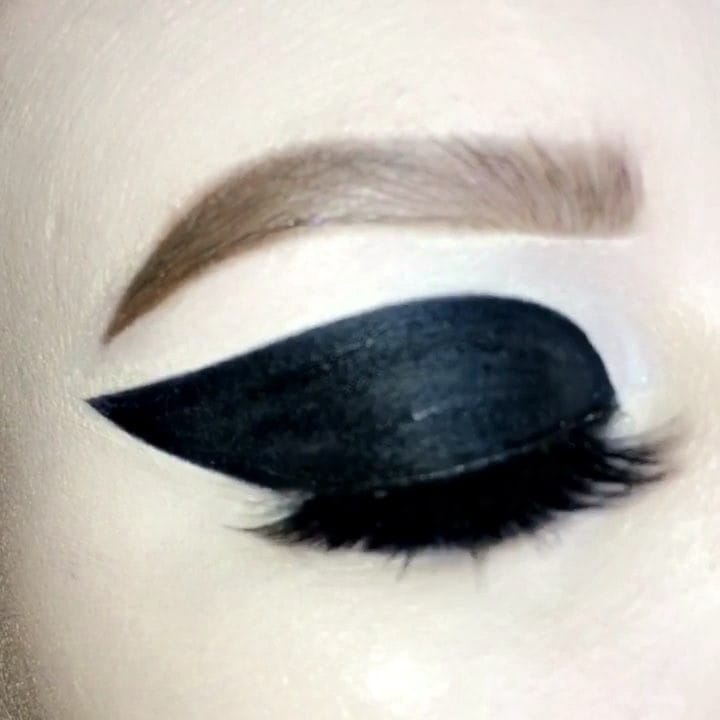 Post 8 by E M I L Y ✖️ C A S A N O V A on Instagram (video)