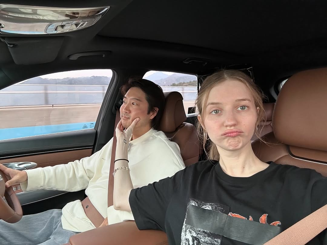 Post 3 by Camilla Kim / Fashion stylist on Instagram (carousel)