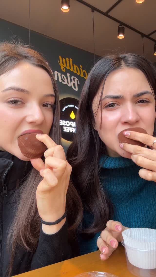Post 2 by Ale Anjos ✨ 알레 on Instagram (video)