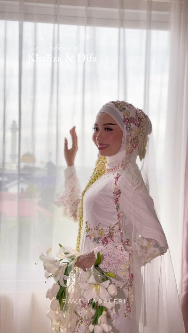 Post 6 by Khaliza Putri🧚🏼‍♀️ 🍉♡‧₊˚ on Instagram (video)