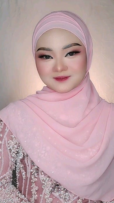Post 10 by MUA BEKASI & MUA JABODETABEK on Instagram (video)