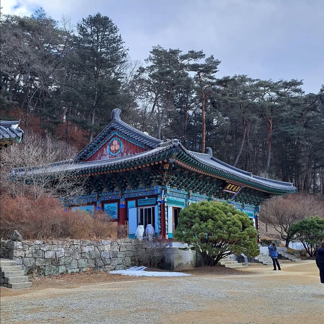 Post 7 by Corea en Corto on Instagram (carousel)