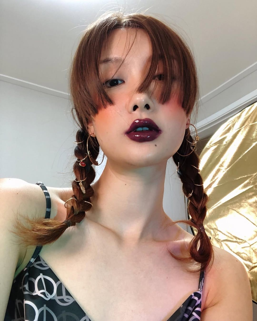 Post 10 by 오지나 [PTMM] on Instagram (carousel)