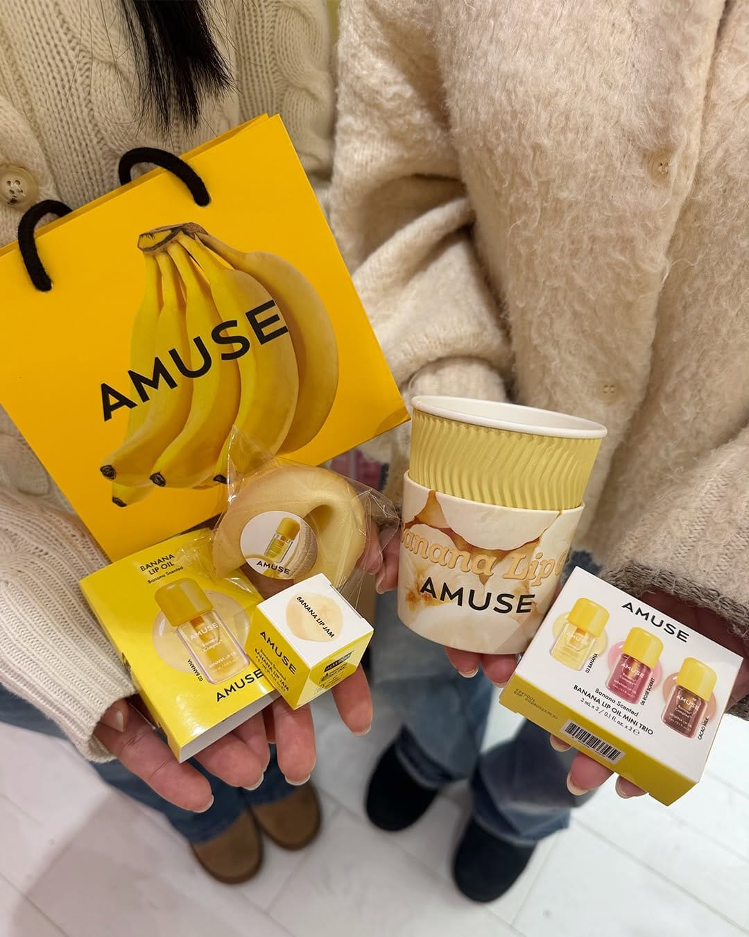 Post 8 by AMUSE 어뮤즈 on Instagram (carousel)