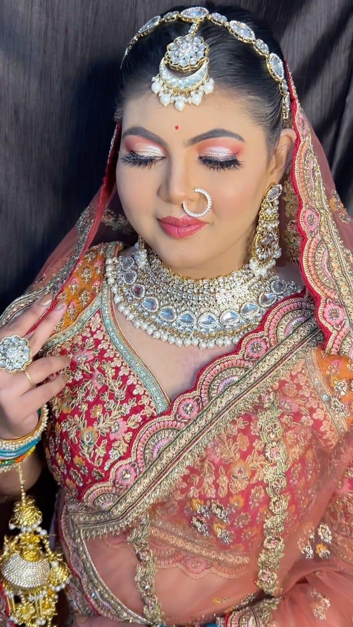 Post 8 by MONIKA | Seoni makeupartist🌈 on Instagram (video)
