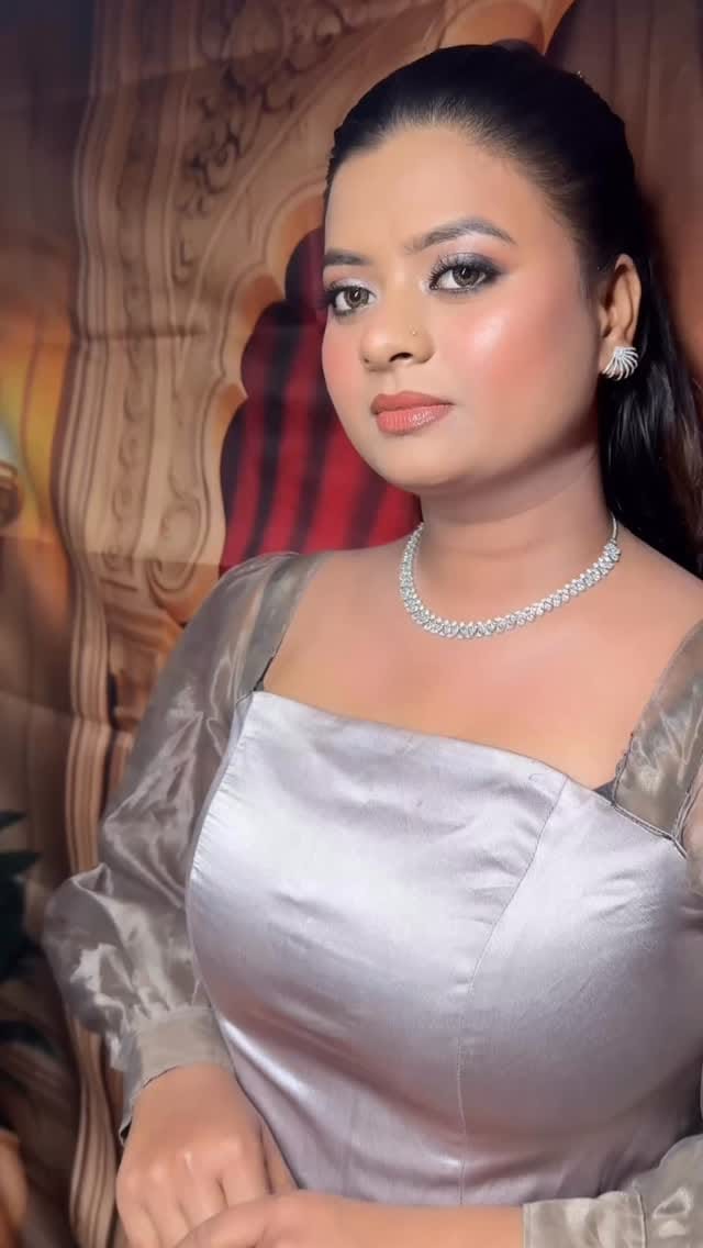 Post 2 by #Lucknowmakeupartist on Instagram (video)
