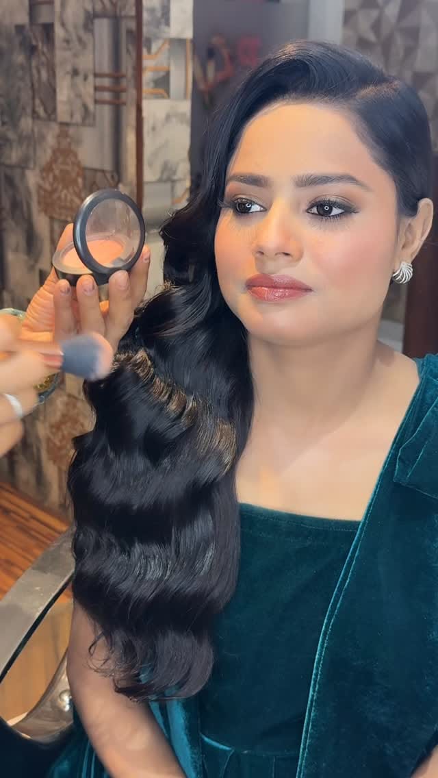 Post 1 by #Lucknowmakeupartist on Instagram (video)