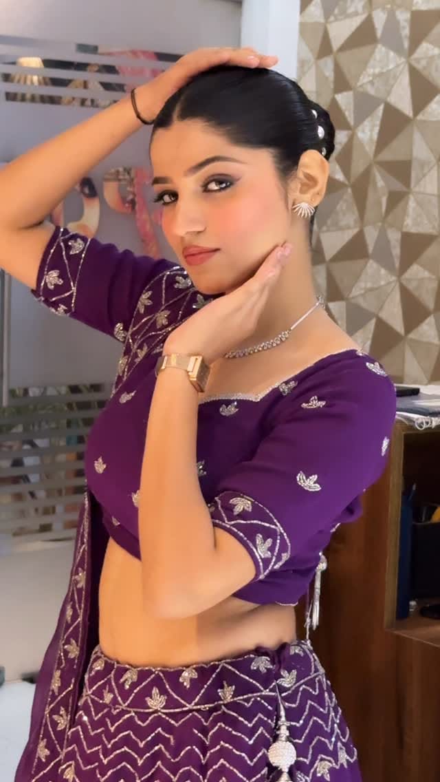Post 5 by #Lucknowmakeupartist on Instagram (video)