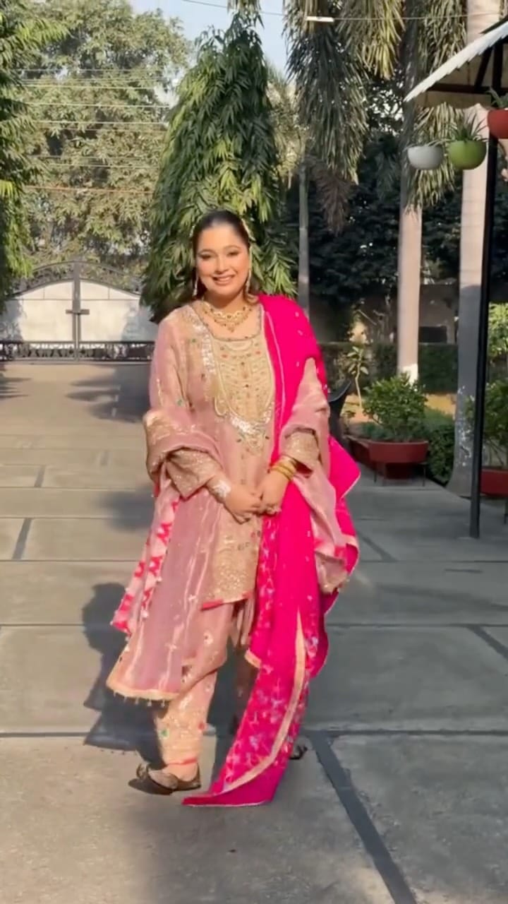Post 6 by MAKEUP ARTIST | SUPREET MANN on Instagram (video)