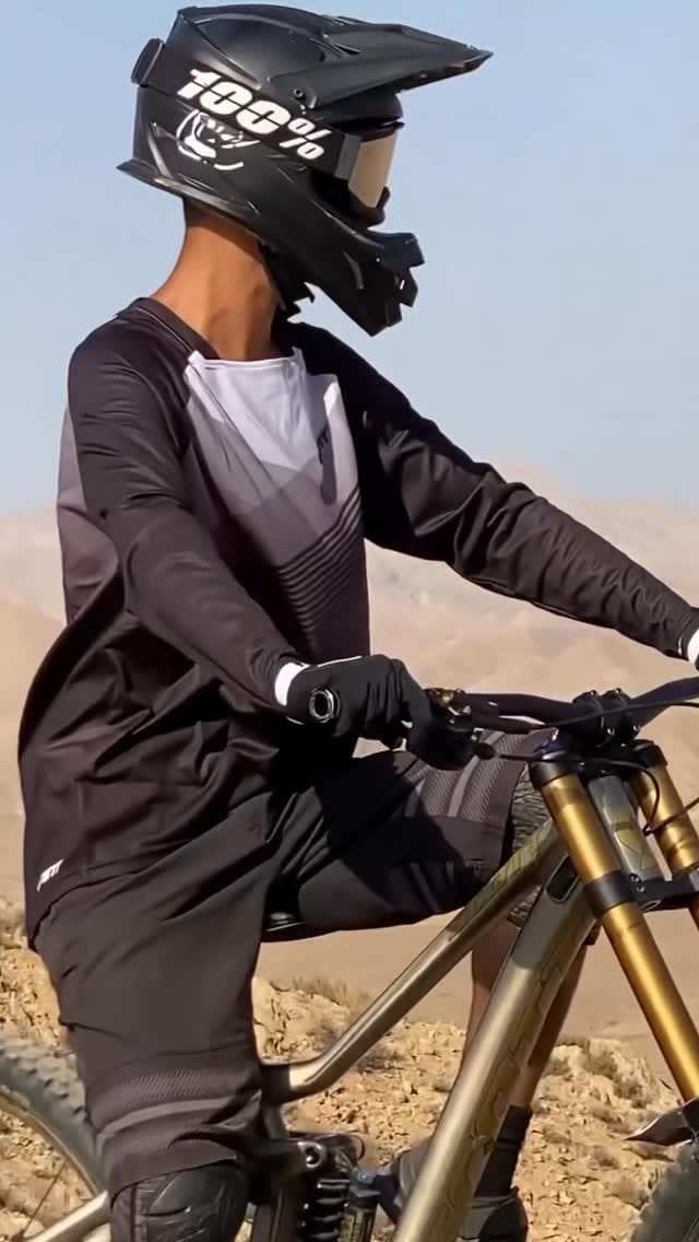 Post 6 by محصولات ورزشی اسکات on Instagram (video)