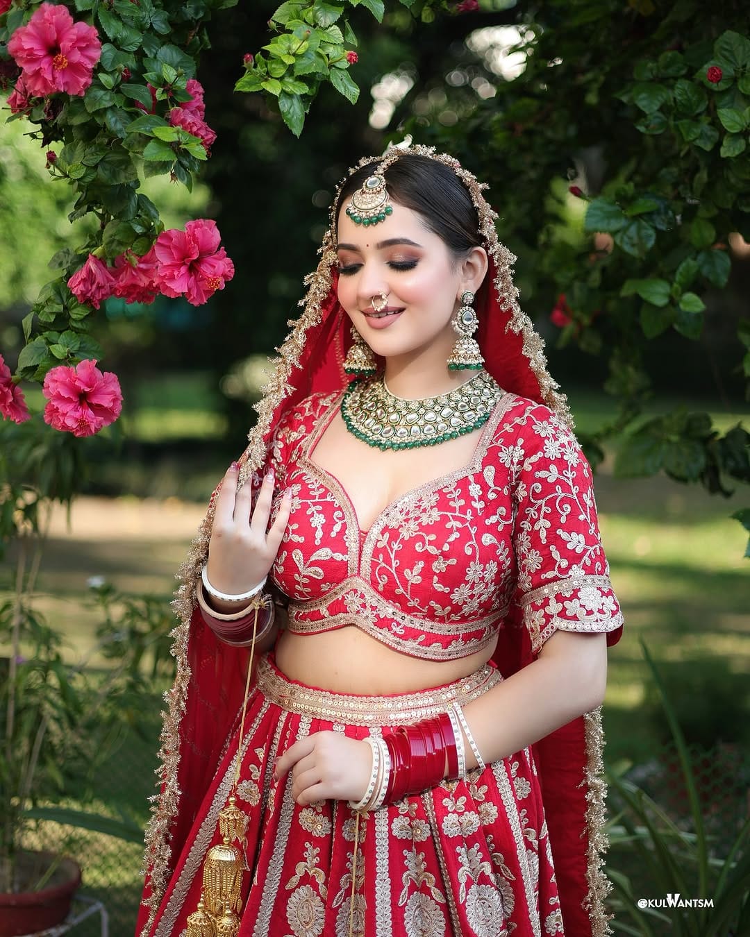 Post 9 by Mandeep kaur / Bridal makeup artist on Instagram (carousel)