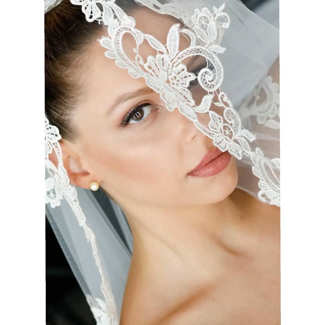 Post 10 by ANA CALITO | Penteado e Maquiagem - Noivas e  Debutantes on Instagram (carousel)
