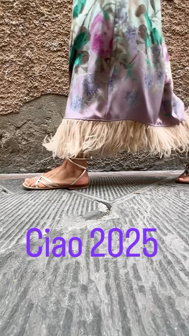 Post 10 by ZOE Boutiques on Instagram (video)