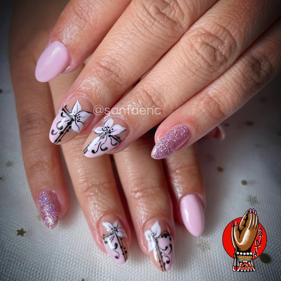 Post 10 by SANTA Nail Art & Makeup | Uñas | Cursos on Instagram (carousel)