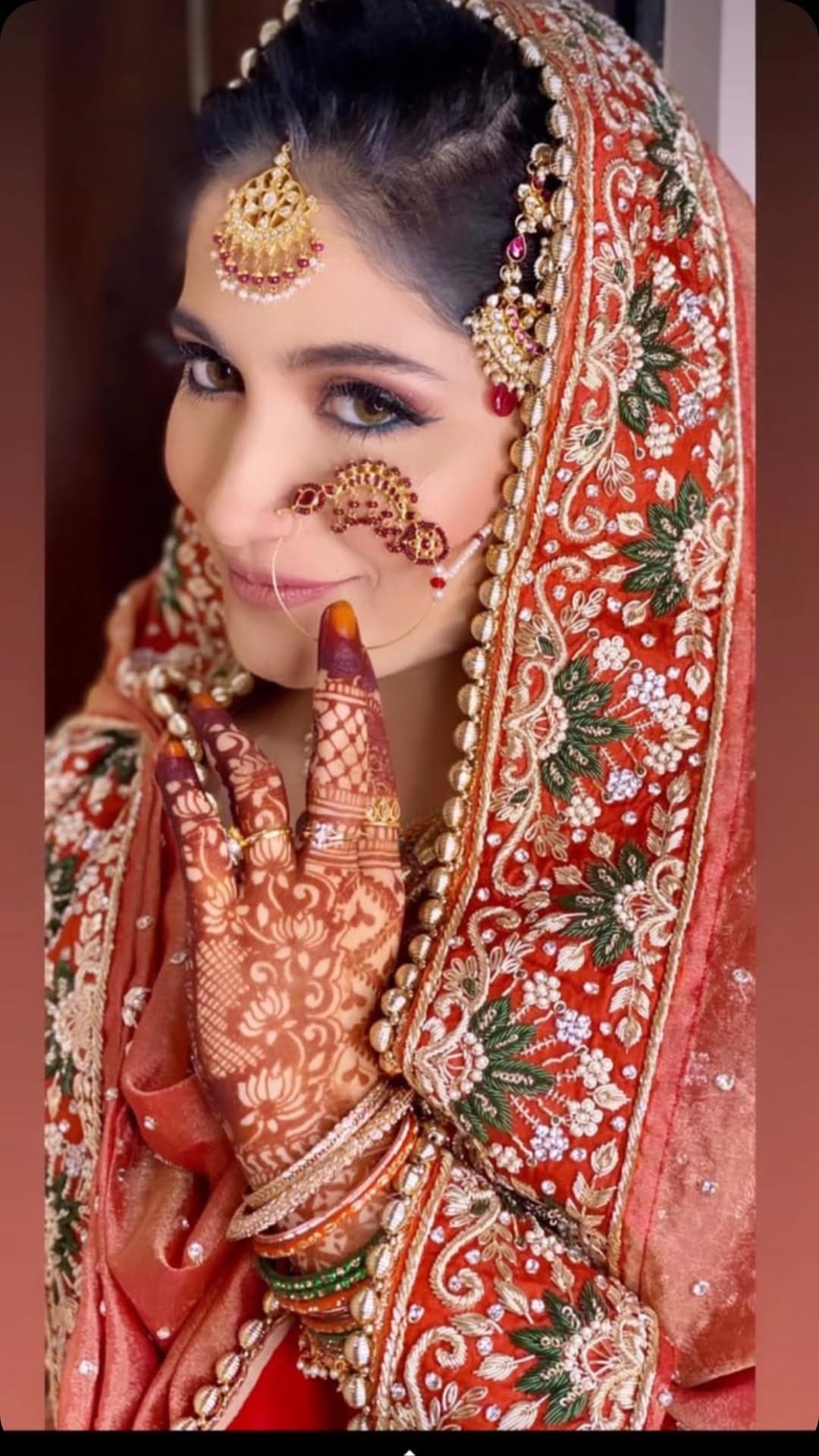 Post 5 by Varsha Basantani_makeup on Instagram (video)
