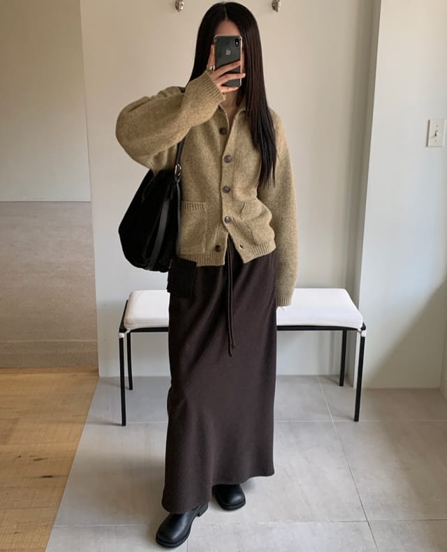 Post 5 by L’aube(라오브) on Instagram (carousel)
