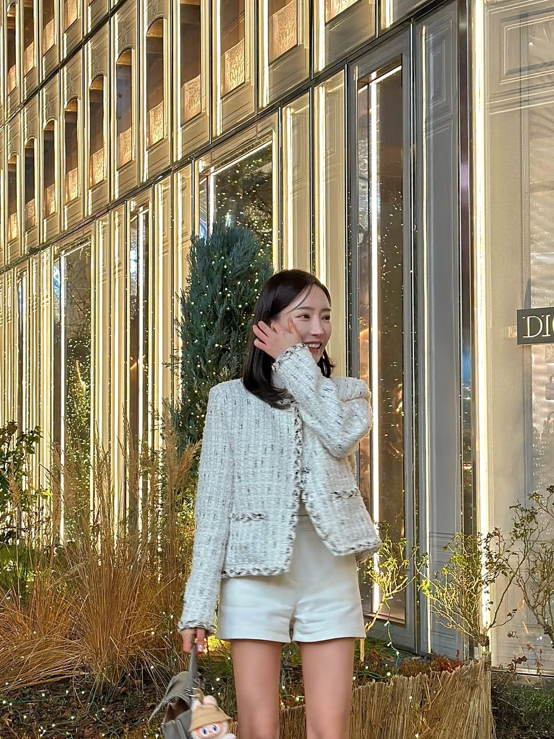 Post 7 by 르비올레 𝐋𝐄 𝐕𝐈𝐎𝐋𝐄𝐓 • 수입의류 on Instagram (carousel)