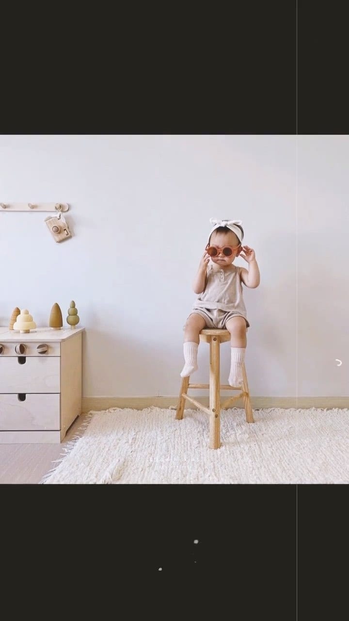 Post 2 by Ooyoo on Instagram (video)