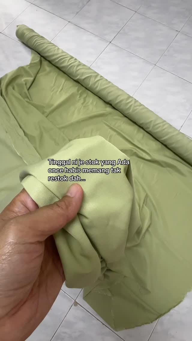 Post 5 by Kain pasang terbaru pilihan keluarga anda on Instagram (video)
