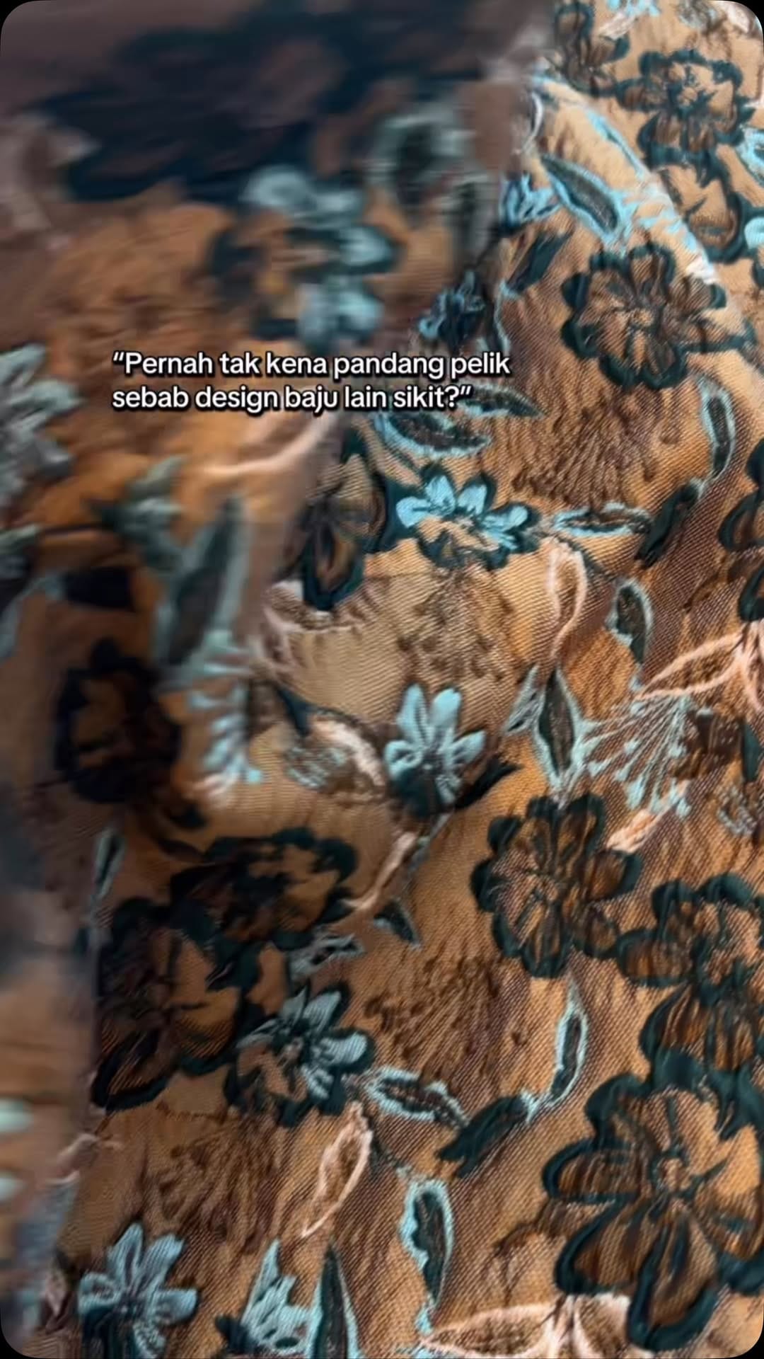 Post 10 by Kain pasang terbaru pilihan keluarga anda on Instagram (video)