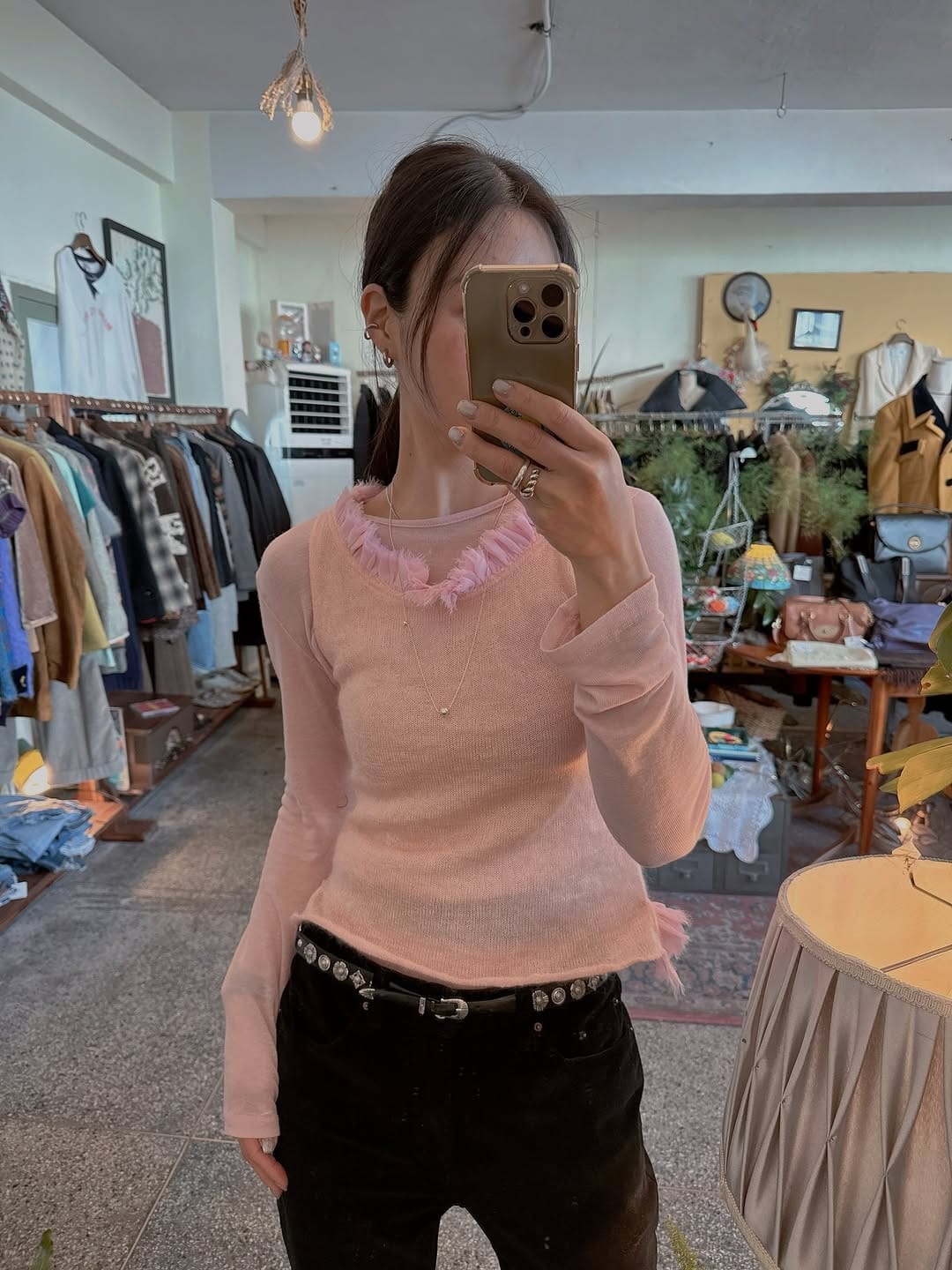 Post 1 by 브루클린빈티지(브빈) 대전빈티지샵 on Instagram (carousel)