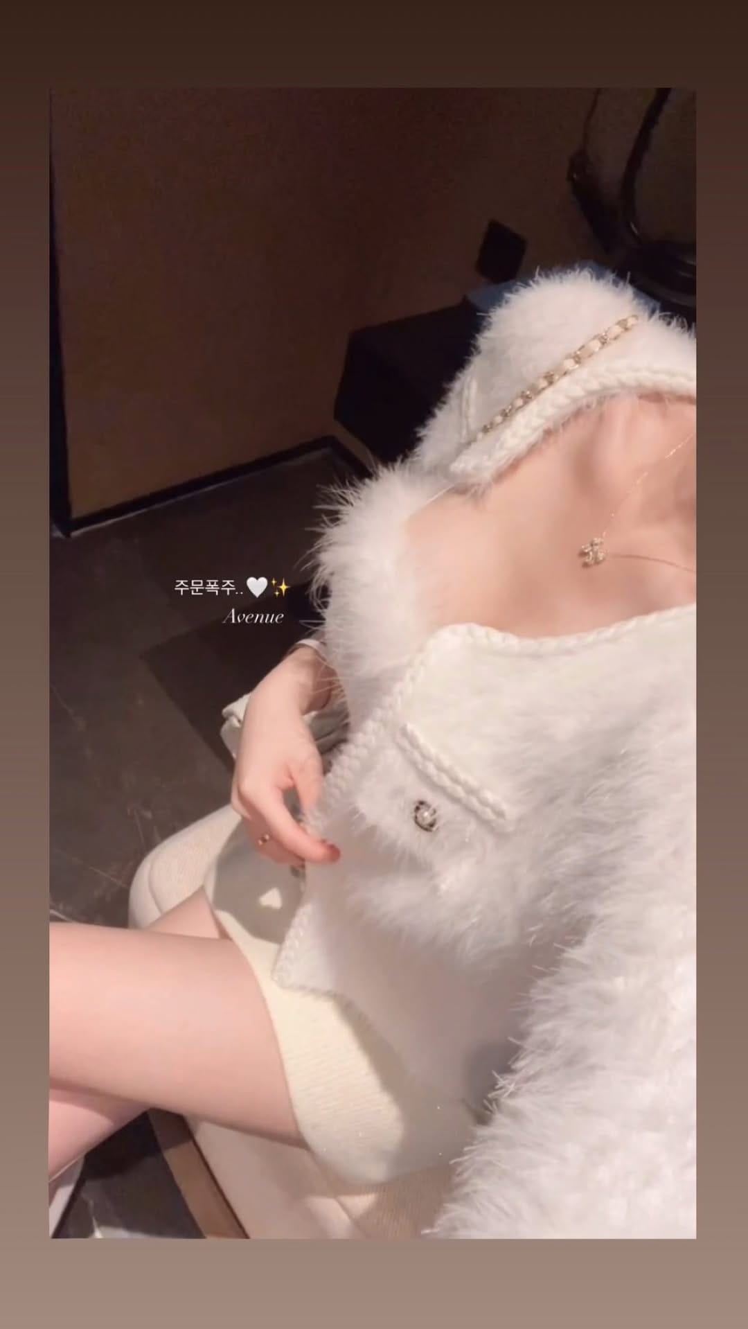 Post 9 by 뽀잉🌹 하이퀄리티 수입의류 구월동옷가게 퍼스트에비뉴 (𝟏𝐬𝐭 𝐀𝐯𝐞𝐧𝐮𝐞) on Instagram (video)
