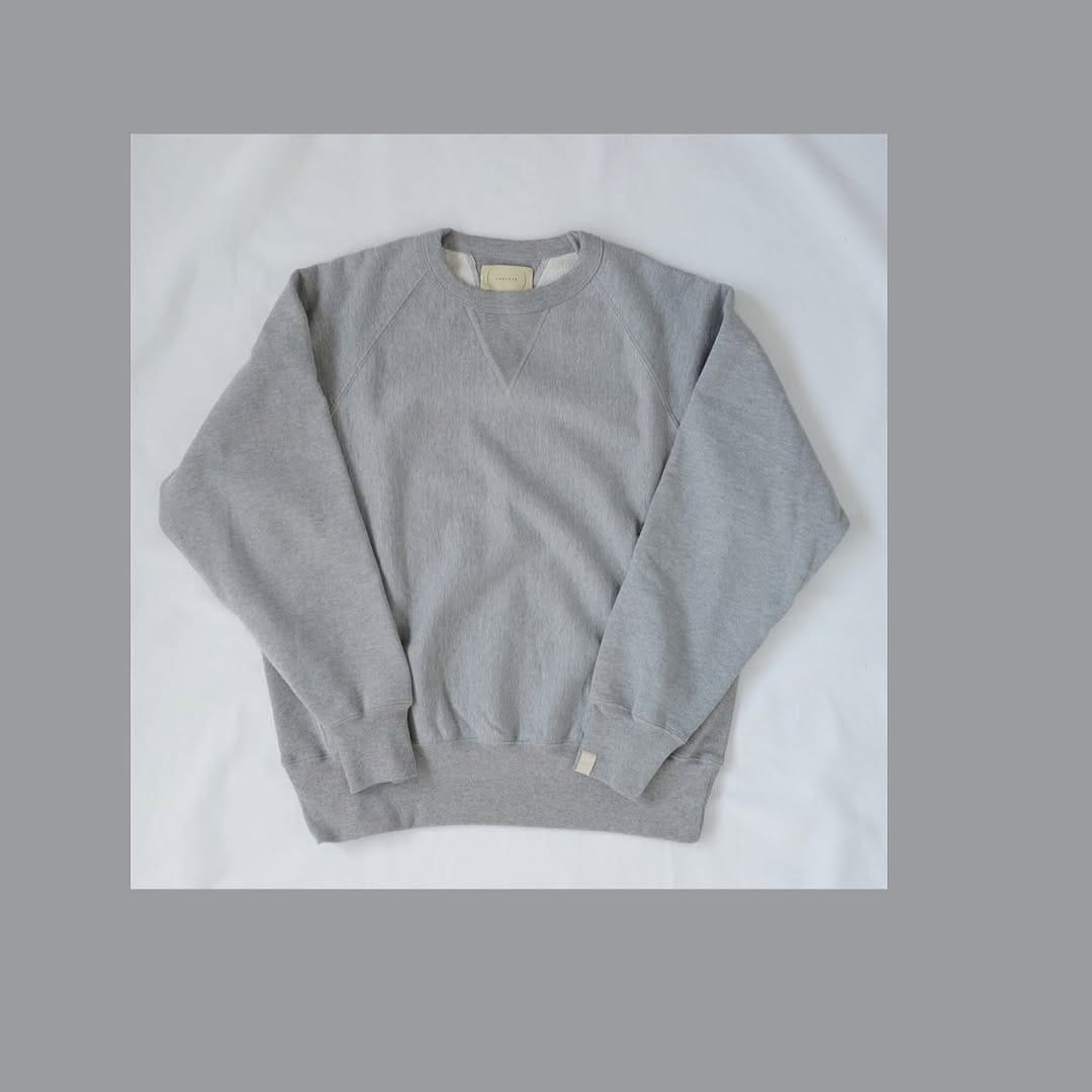 Post 8 by @momandson_store on Instagram (carousel)