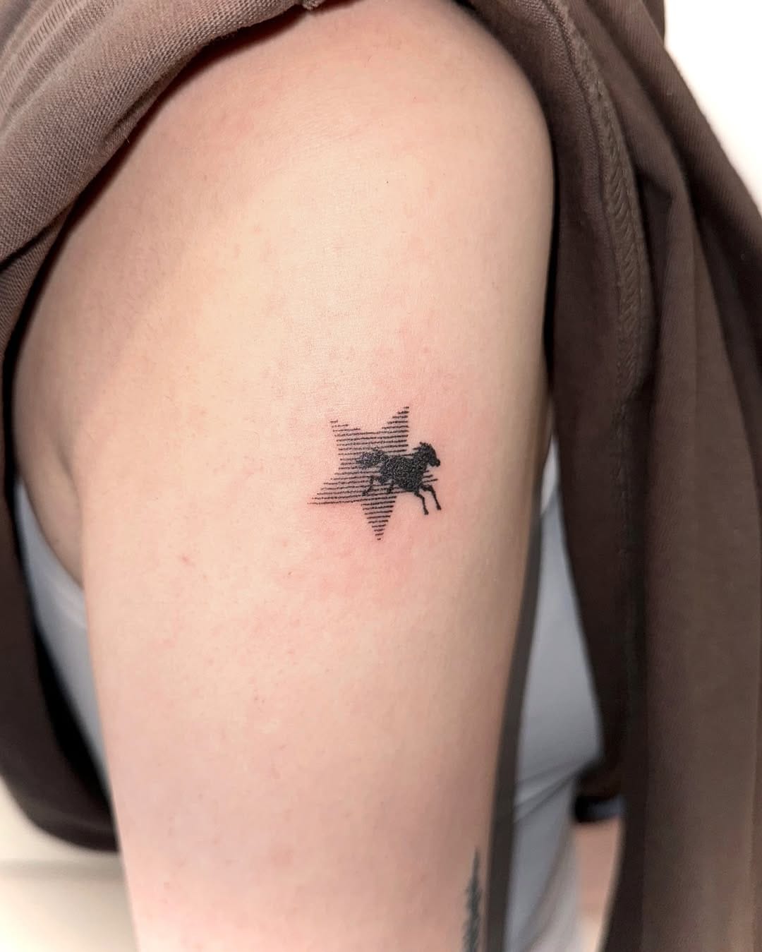 Post 2 by 핸드포크 Handpoke ** 진니포크 on Instagram (image)