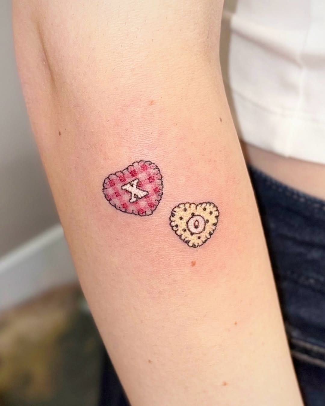 Post 1 by 핸드포크 Handpoke ** 진니포크 on Instagram (carousel)