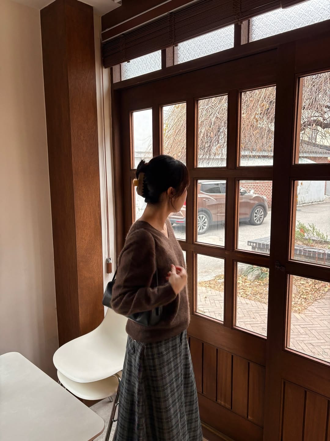 Post 5 by 윤 인아 on Instagram (carousel)