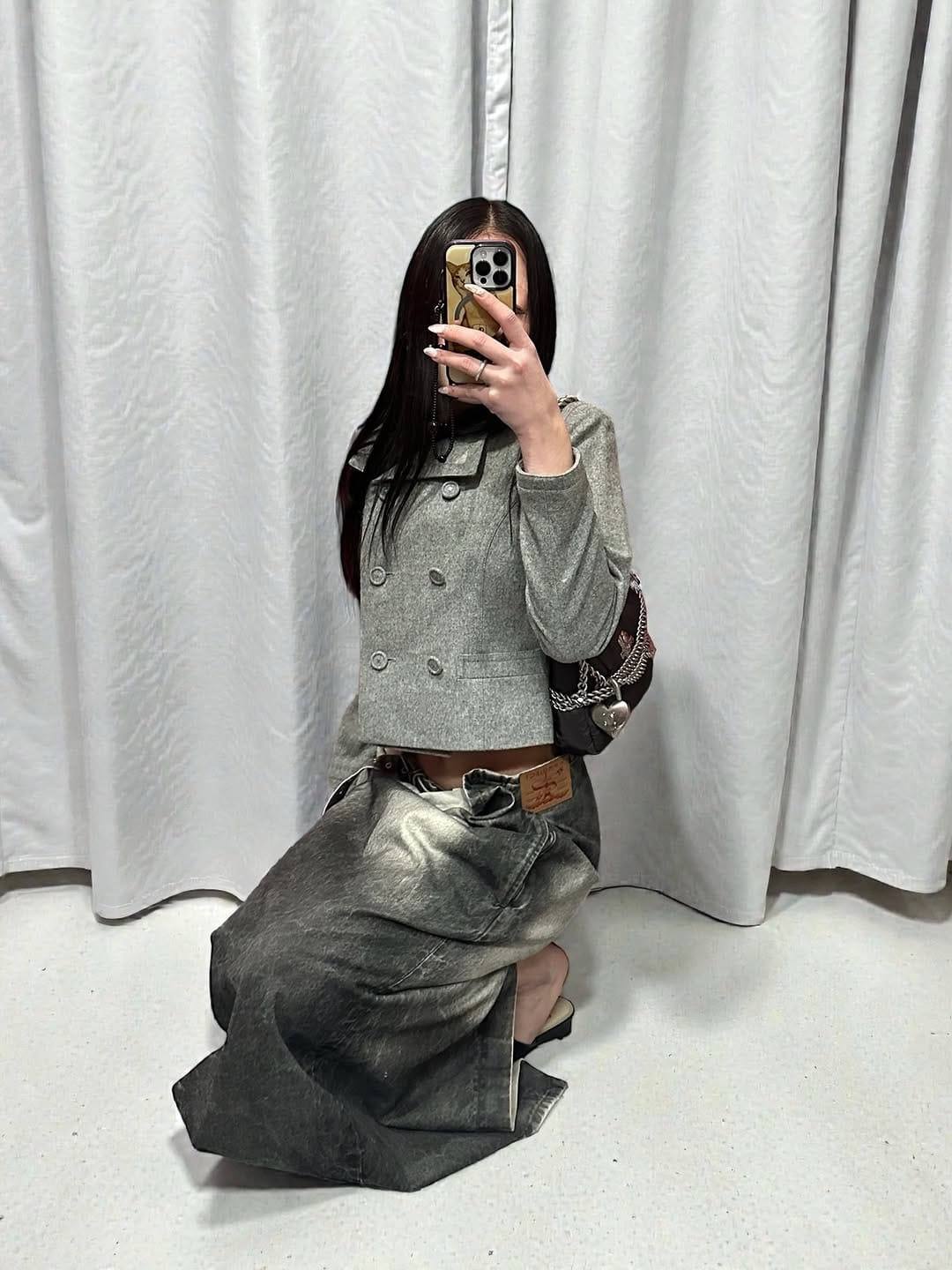 Post 3 by Yae 야에 on Instagram (carousel)