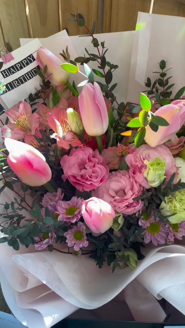Post 9 by Flower Gift Korea on Instagram (video)