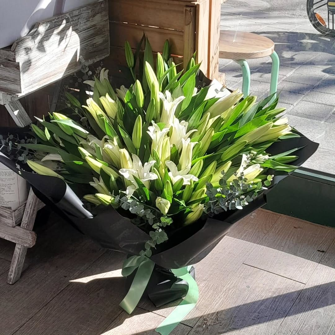 Post 5 by Flower Gift Korea on Instagram (carousel)