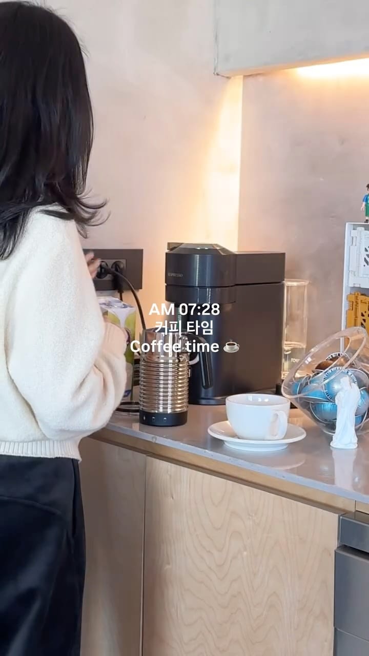 Post 3 by D양의 사생활 on Instagram (video)