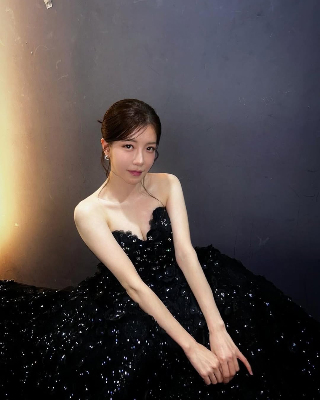 Post 6 by 엘리자베스럭스 on Instagram (carousel)