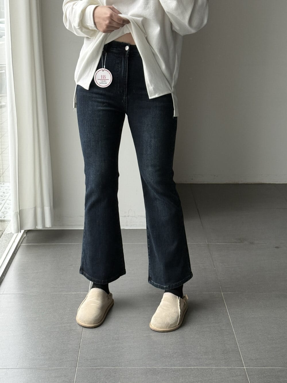 Post 9 by 172cm/77-88size/73kg on Instagram (carousel)