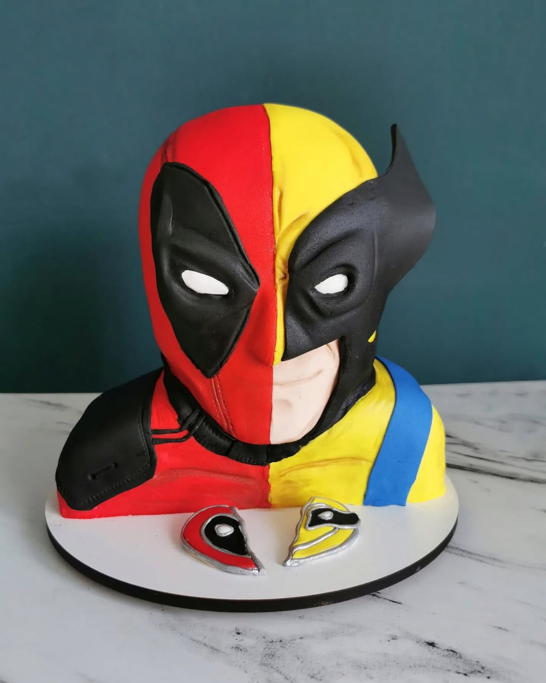 Post 9 by Cake Madness Reposteria on Instagram (carousel)