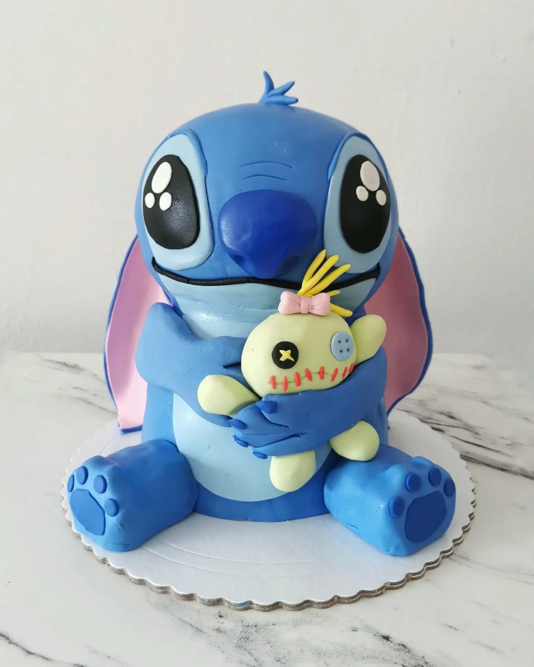 Post 10 by Cake Madness Reposteria on Instagram (carousel)