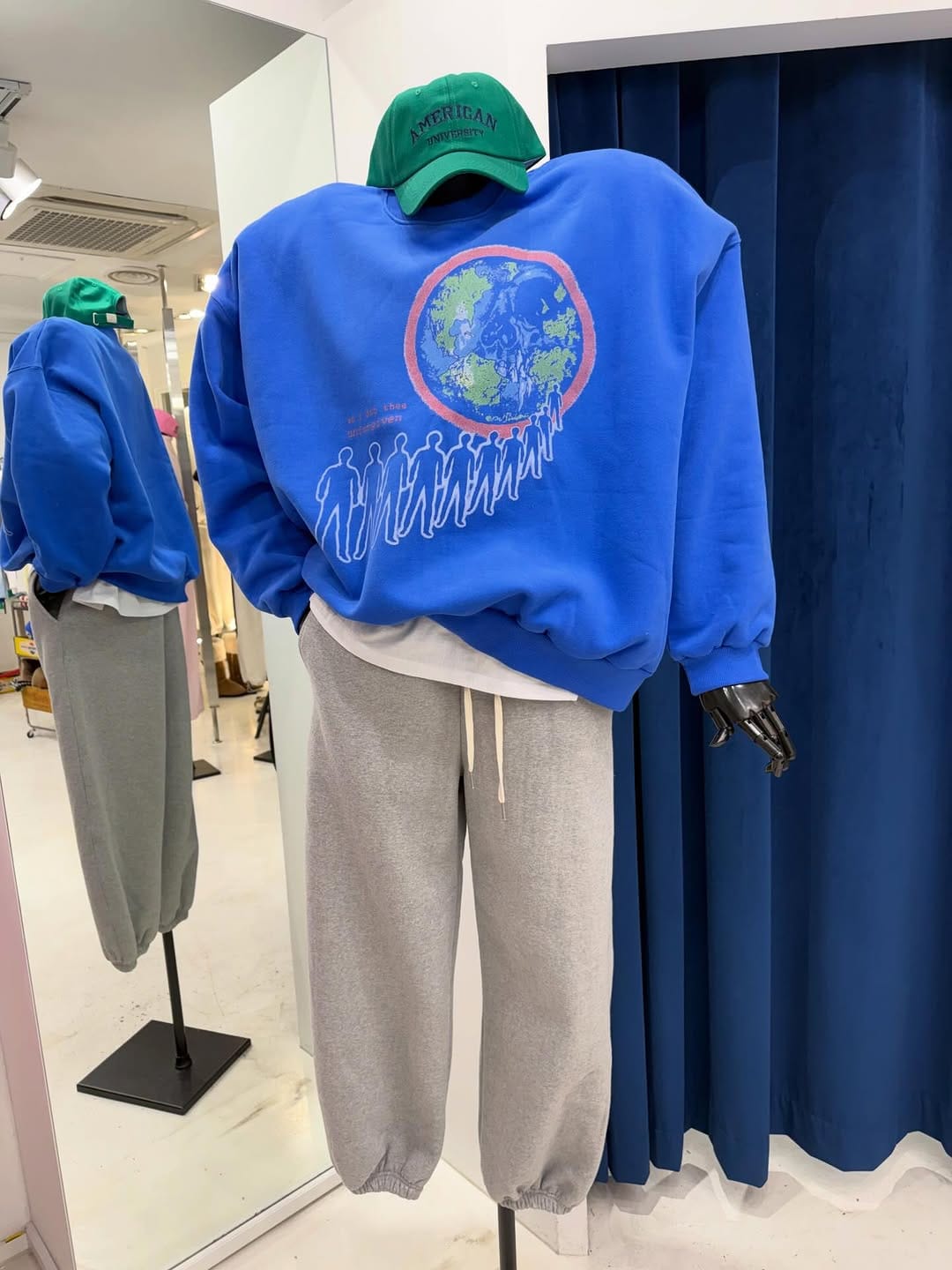 Post 1 by 쥬디스태화 지하1층신관5호 on Instagram (carousel)