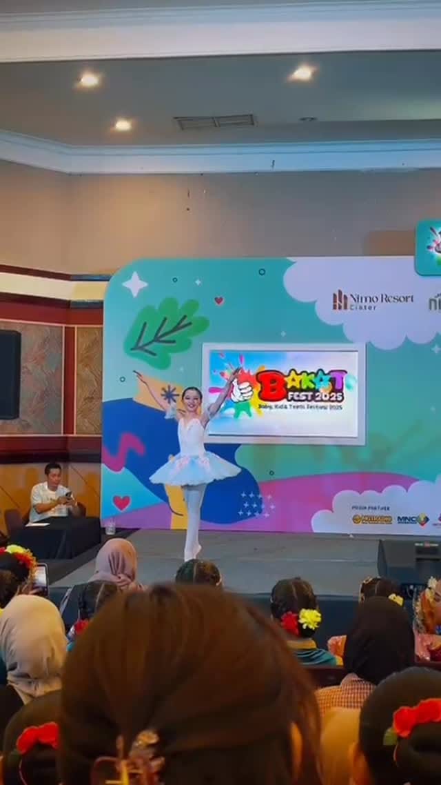 Post 9 by Arabesque Ballet Studio IDN on Instagram (video)