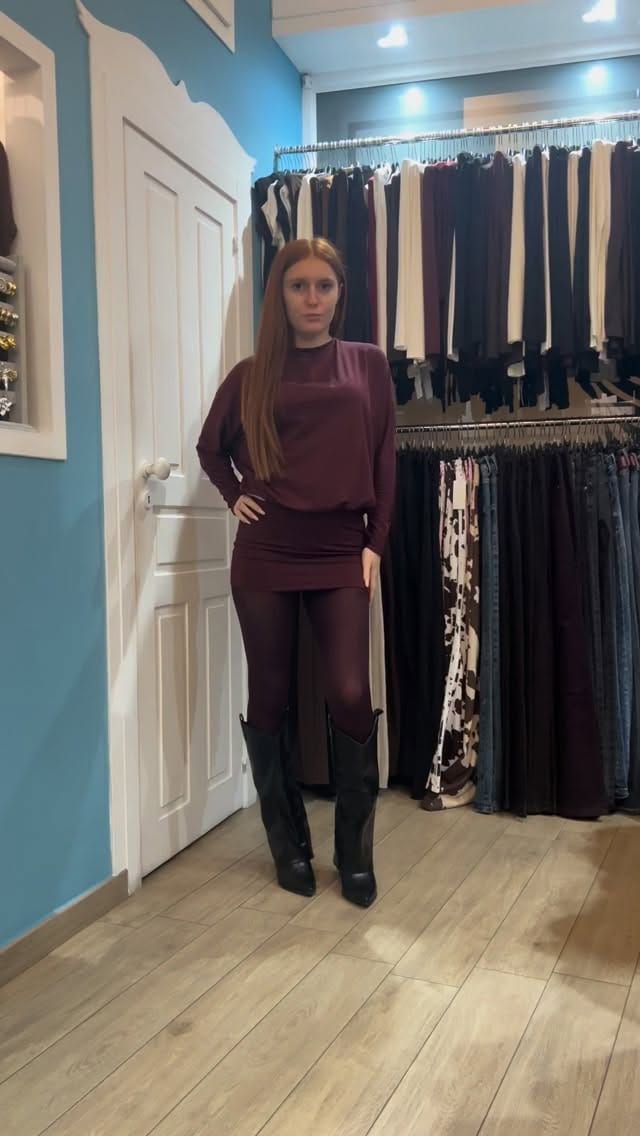 Post 7 by VELVET ABBIGLIAMENTO on Instagram (video)