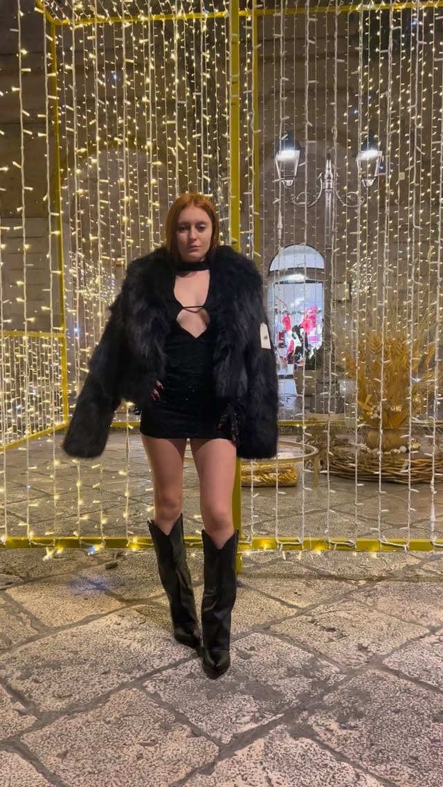 Post 6 by VELVET ABBIGLIAMENTO on Instagram (video)