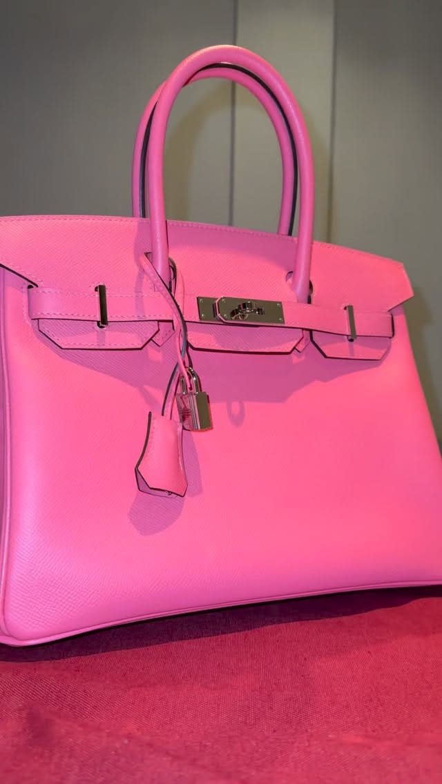 Post 3 by MIAMI SHOP on Instagram (video)