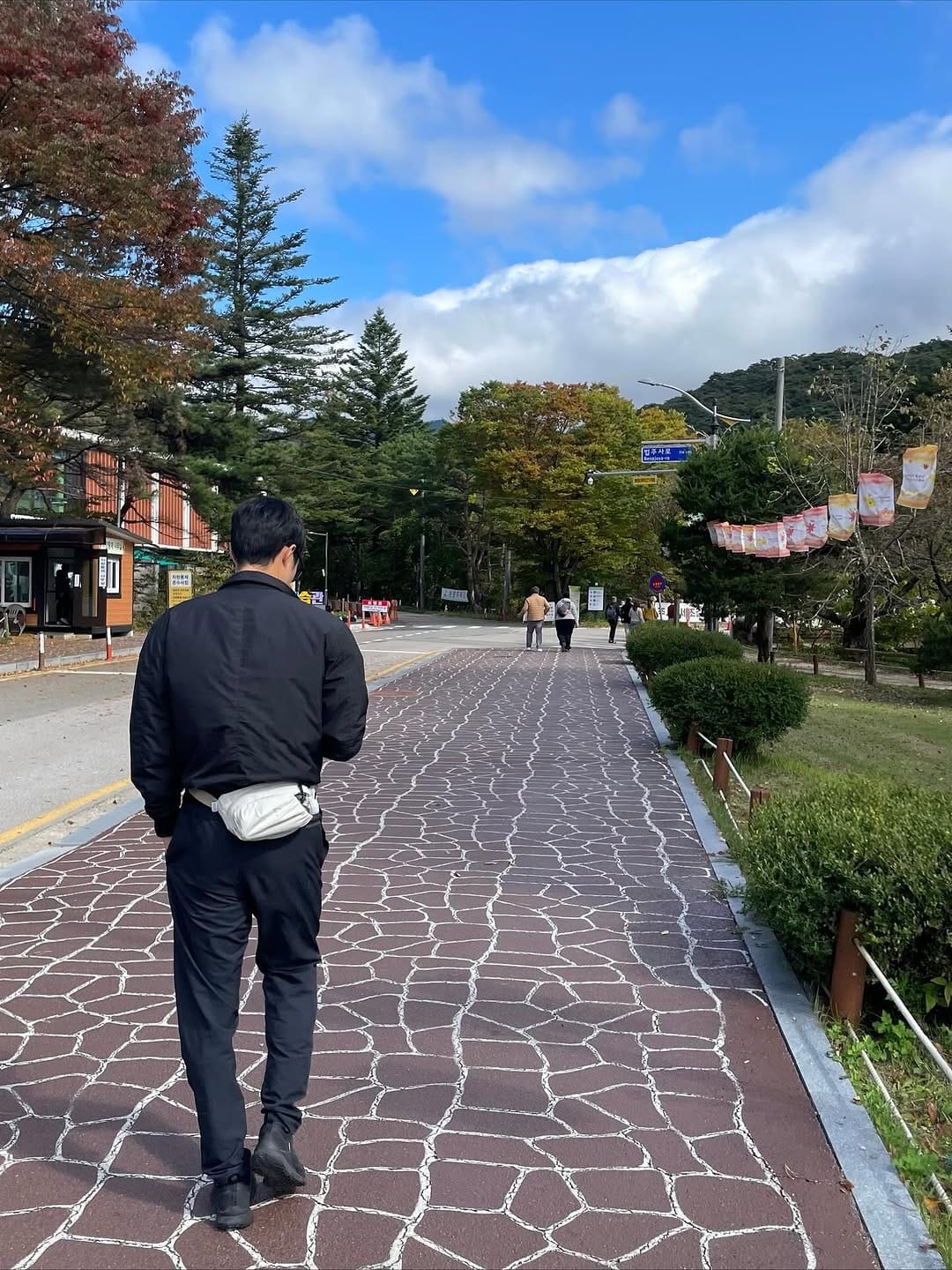 Post 6 by 호영수 on Instagram (carousel)