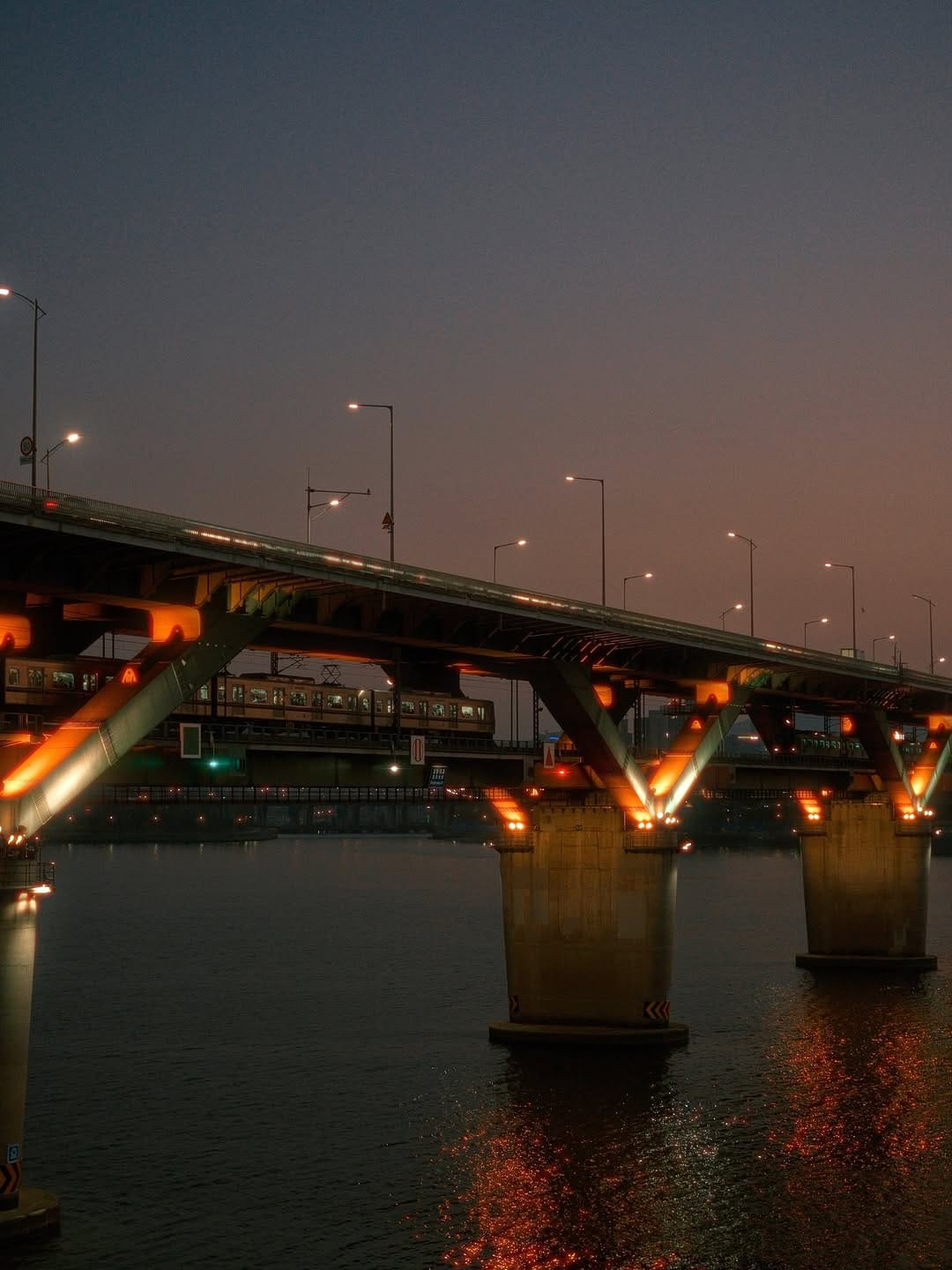 Post 6 by 낭만배군 Ι Travel Photographer on Instagram (carousel)
