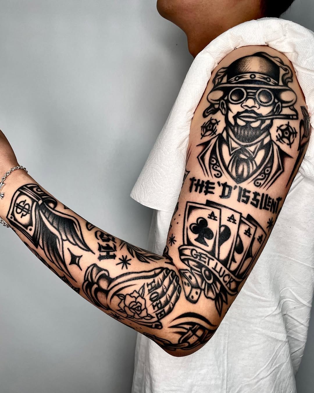 Post 10 by 올드스쿨타투 인천타투 traditionaltattoo 선한 on Instagram (carousel)