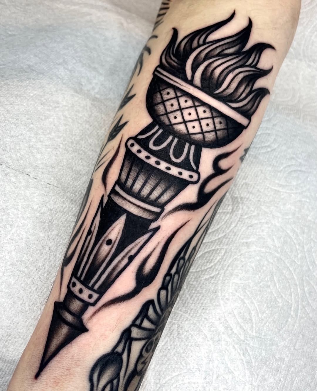 Post 5 by 올드스쿨타투 인천타투 traditionaltattoo 선한 on Instagram (carousel)