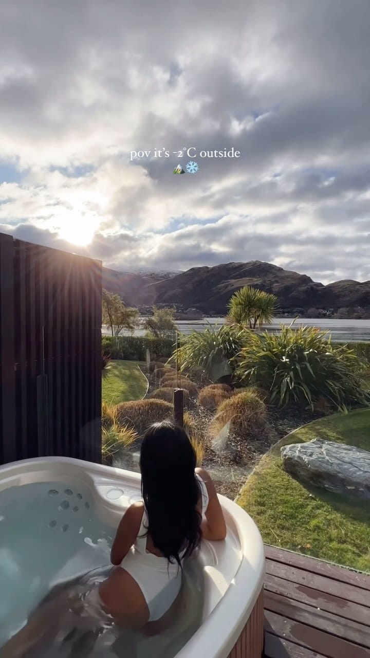 Post 9 by Sasha Sanudin on Instagram (video)